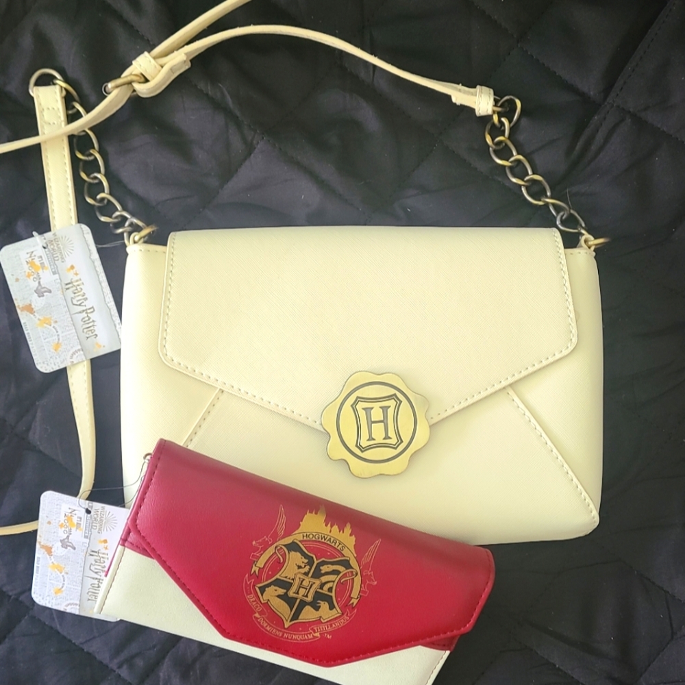 NWT Harry Potter Wizarding World Crossbody bag and wallet SET.